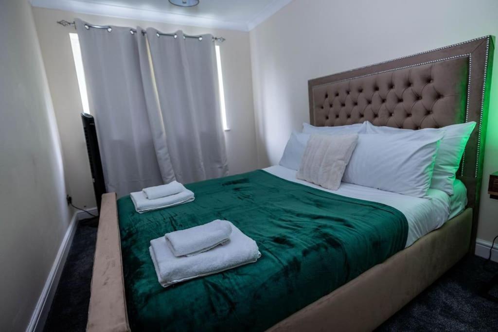 3 Bedrooms House-Sofabed-Parking-Bbqstove-Garden London Ngoại thất bức ảnh