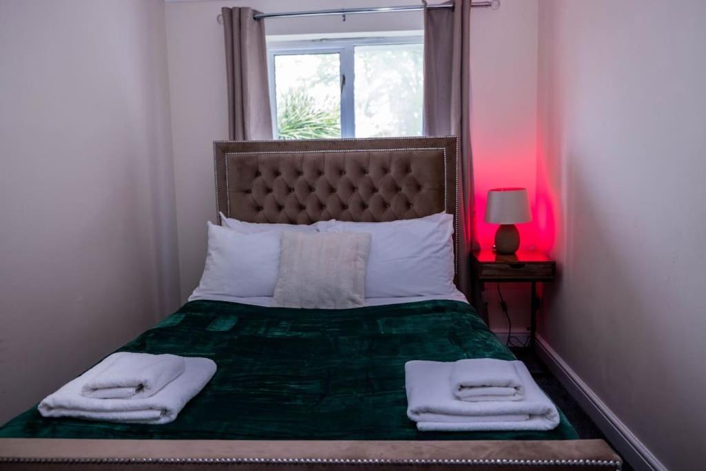 3 Bedrooms House-Sofabed-Parking-Bbqstove-Garden London Ngoại thất bức ảnh